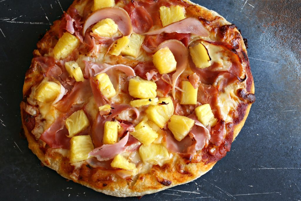 Revealed: the Secret Recipe for Hawaiian Pizza from Toronto’s Famous Chef That Will Impress You!